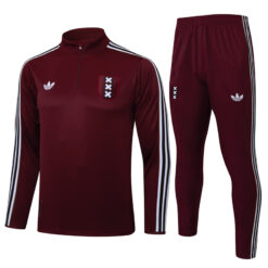 Ensemble Training AJAX Rouge Retro 2025/26