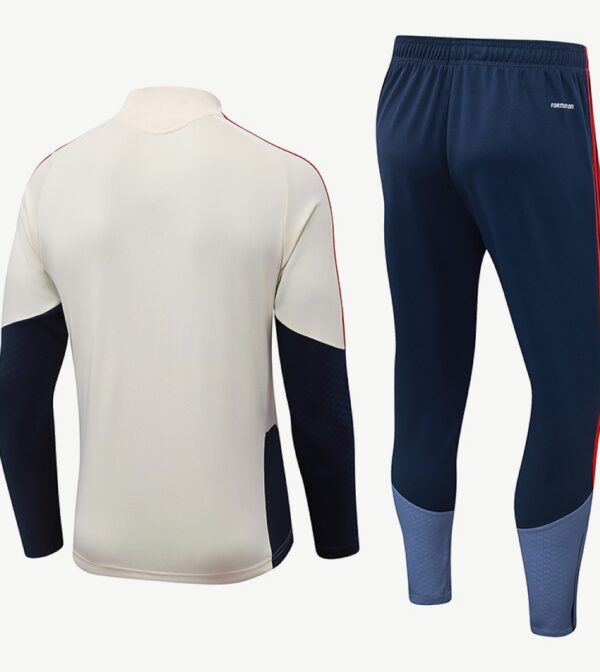 Ensemble Training BAYERN MUNICH Jaune Clair 2026/27