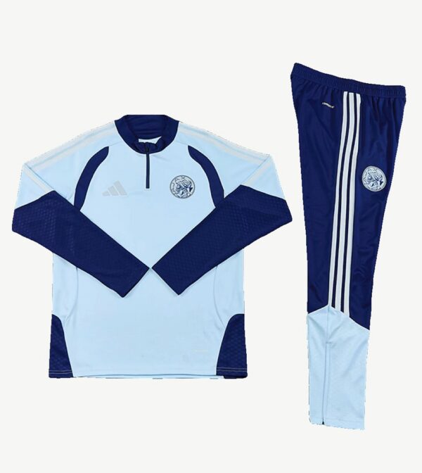 Ensemble Training AJAX Bleu Clair 2026/27
