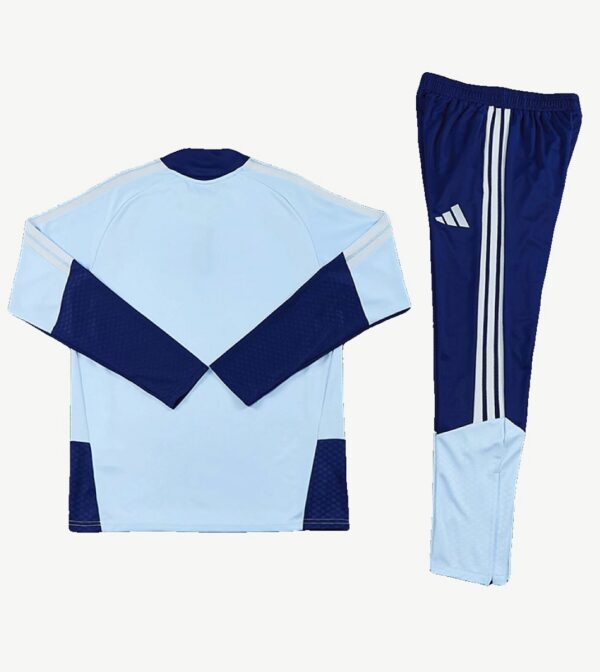 Ensemble Training AJAX Bleu Clair 2026/27